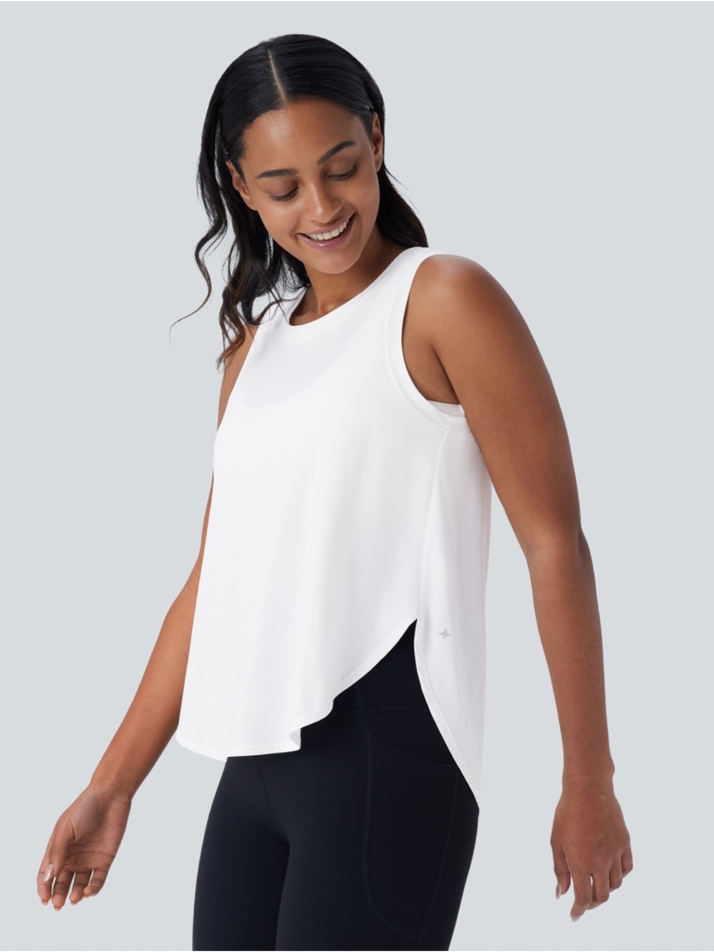 Halara Sleeveless Curved Hem Yoga Top White Round Neck Athletic Tank NWT Small
